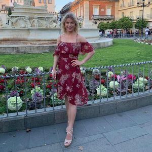 Meet your Posher, Tara lee